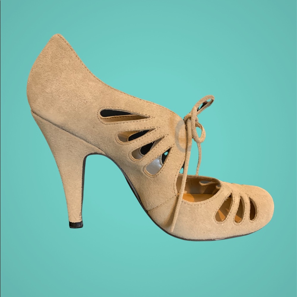 Crown Vintage Taupe Suede Pumps Size 6